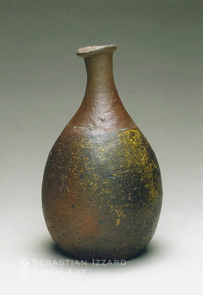Shallot-shaped Sake Bottle Bizen ware with natural ash glaze Momoyama period, 16th century 24 x 14.5 cm