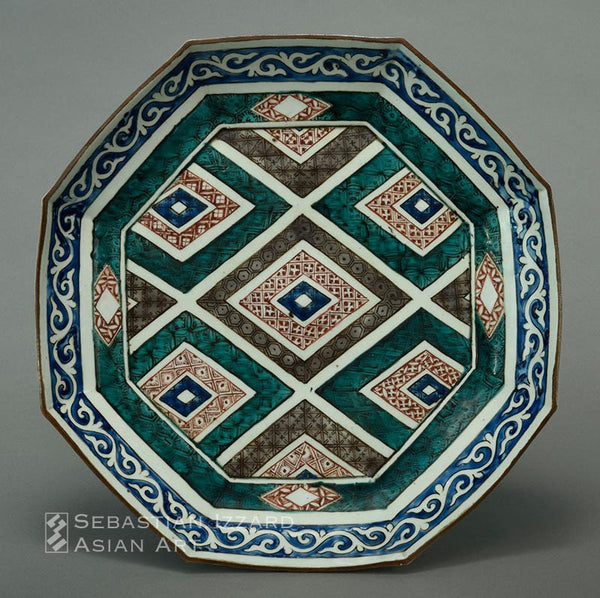 A LARGE OCTAGONAL PORCELAIN DISH WITH GEOMETRIC DESIGN Hizen ware, Ko-Kutani type:  porcelain with overglaze colored enamels Edo period, ca. 1650 Diameter 33.5 cm